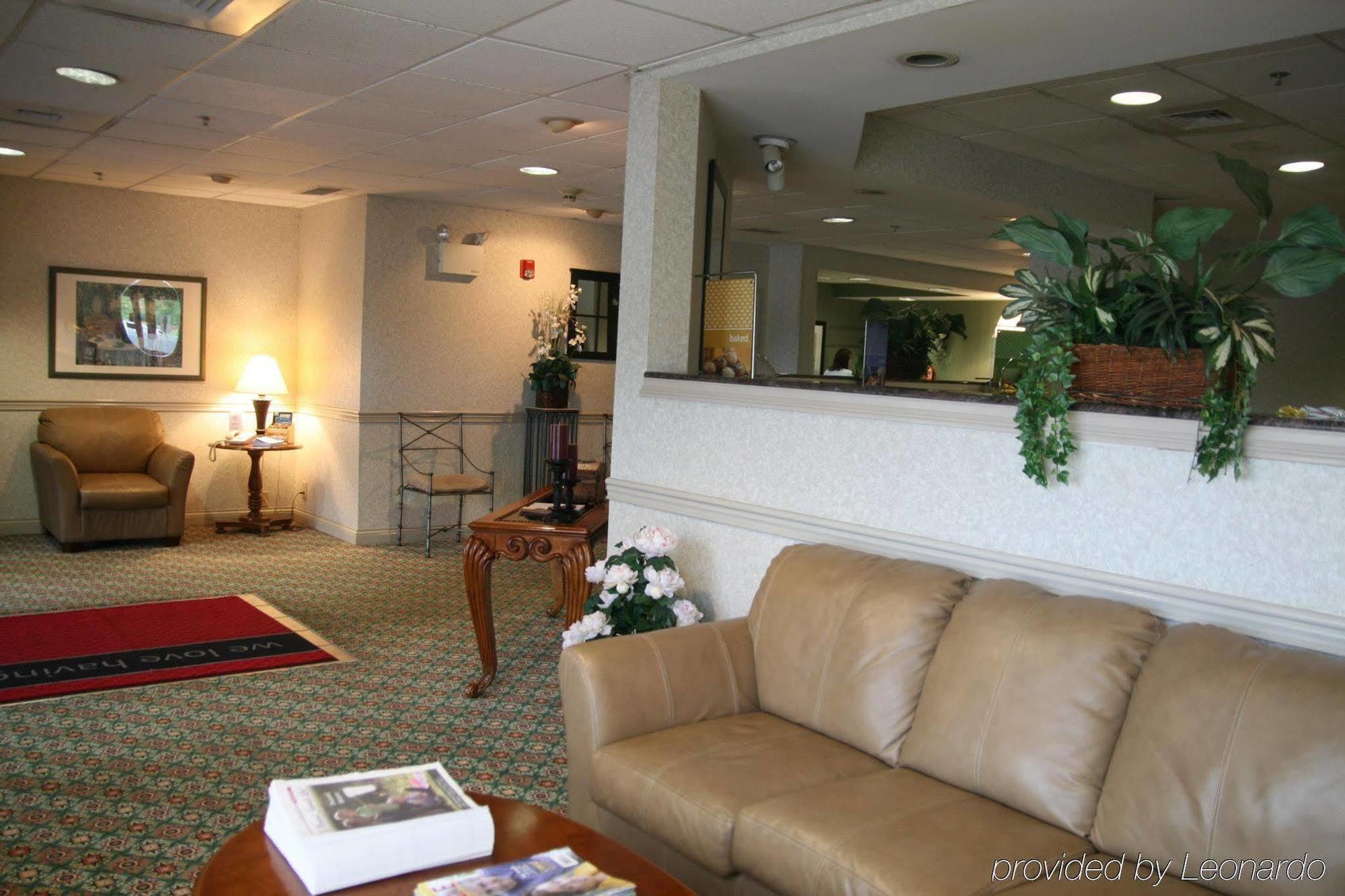 Hampton Inn Danville Interior photo